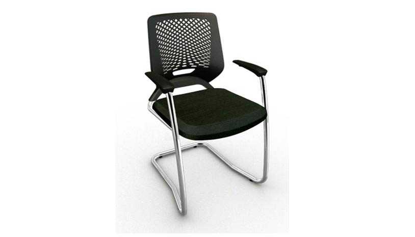 Cadeira Fixa Executiva Beezi Pé Contínuo com Braço B7 Elitte Office móveis para escritório em ribeirão preto